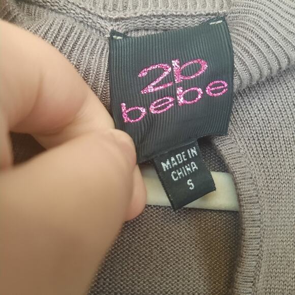 2b Bebe brown ribbed keyhole chest cold shoulder blouse size small - Picture 8 of 11